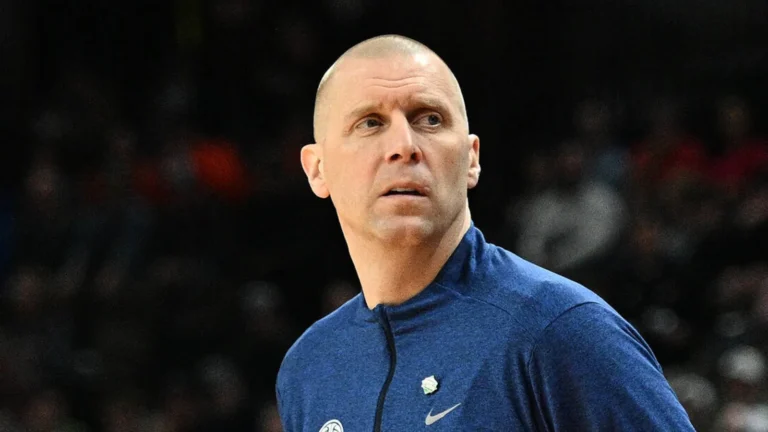 mark-pope-officially-announced-as-new-kentucky-hc