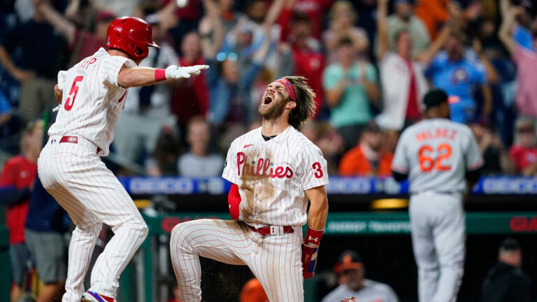 crtsy-phillies-bryce-harper-2022-2200x1237px