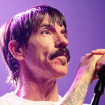 attachment-anthony_kiedis_chili_peppers_live_2021